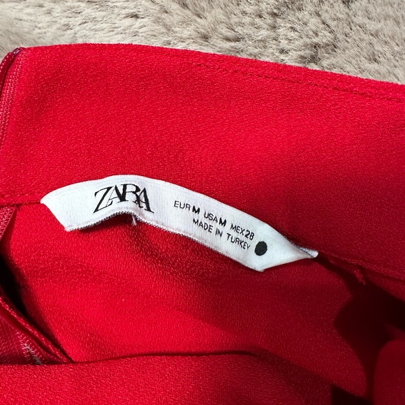 Red dress - Picture 3 of 8